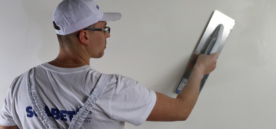 jak nanosić gładź polimerową