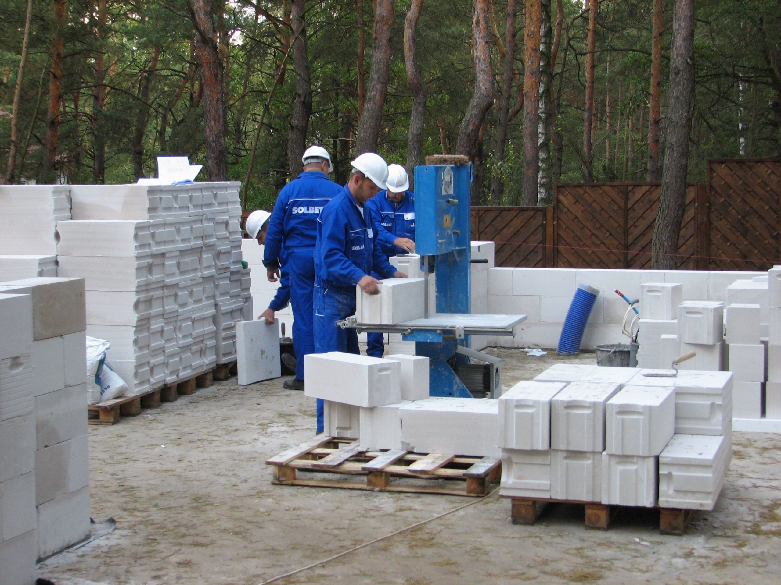 Ile bloczków potrzeba do wymurowania ściany?